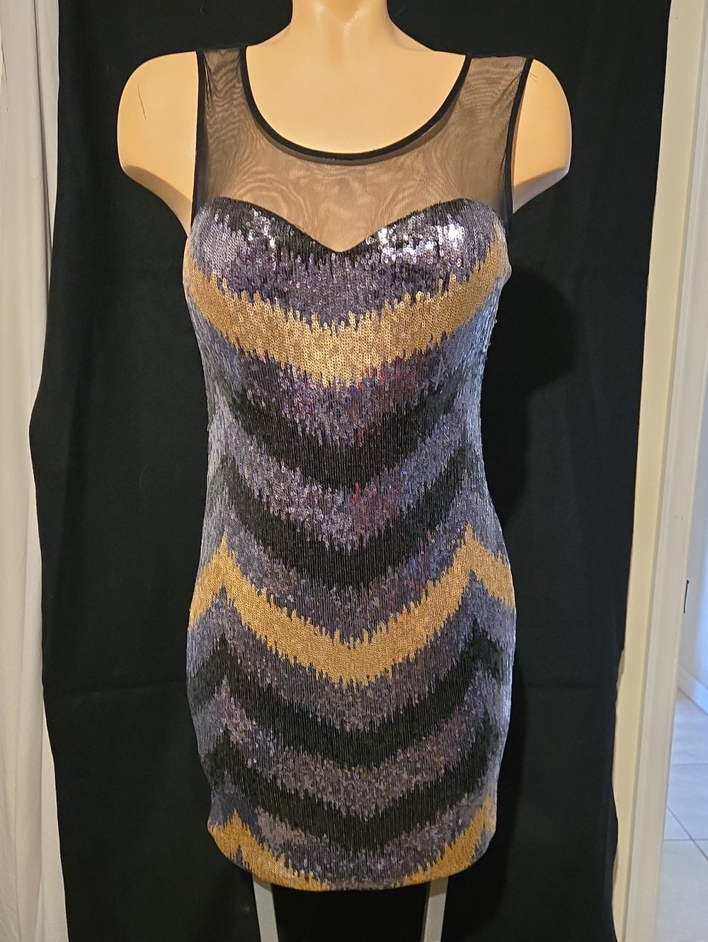 AS YOU WISH Tri Color Sequin Sleeveless Formal Dress, Medium